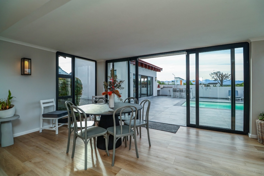 3 Bedroom Property for Sale in Bowtie Western Cape